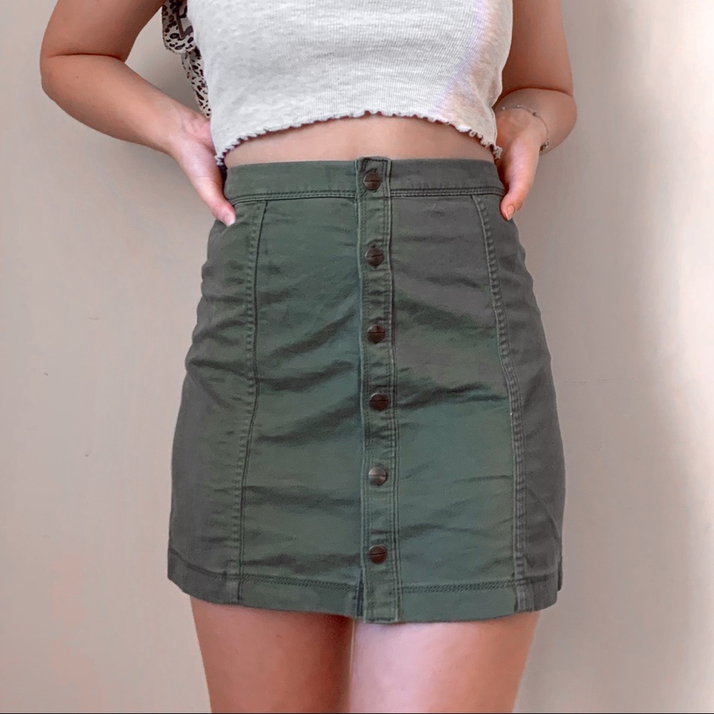 HOLLISTER khaki button-up skirt